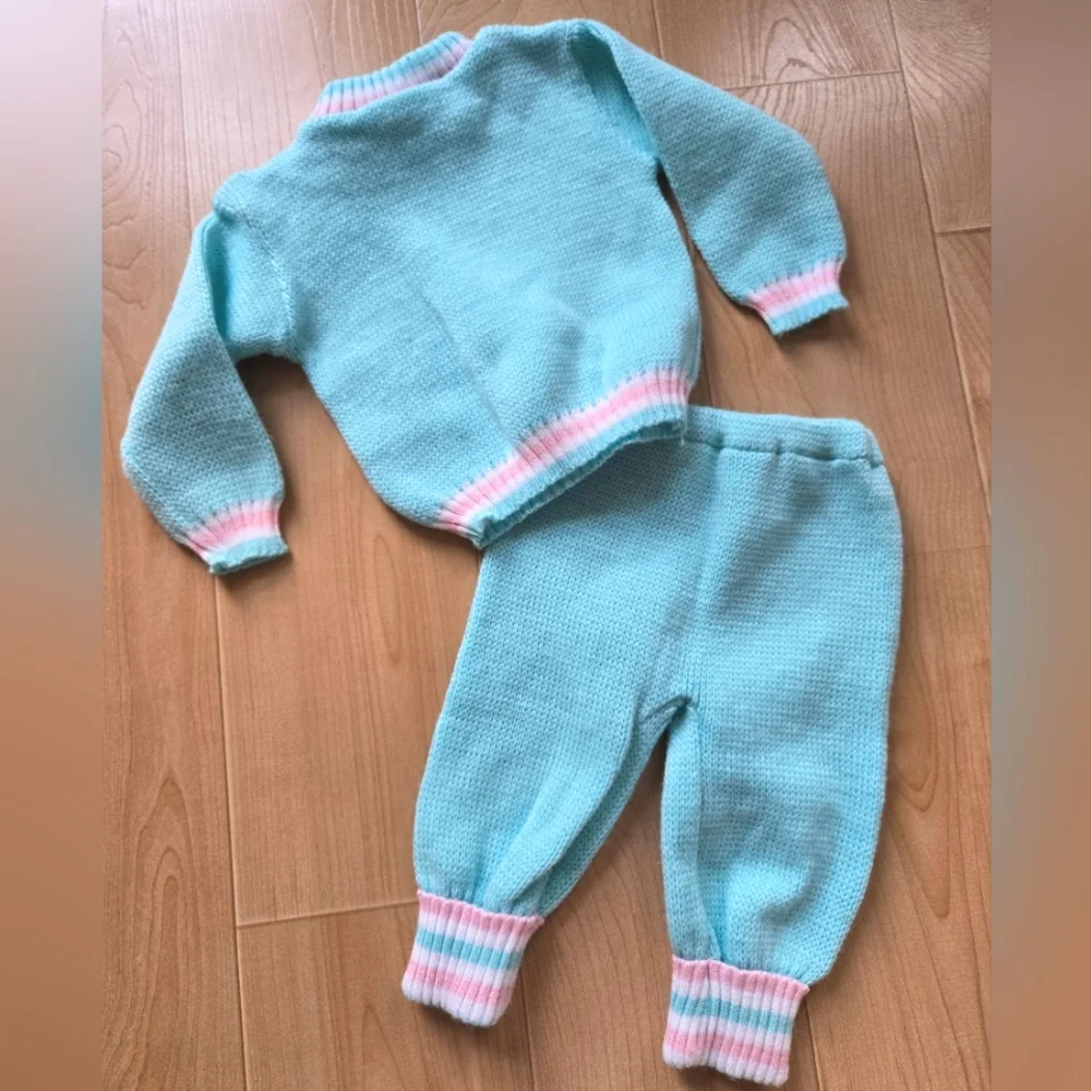 Vintage 1990s Childwise duck pastel teal/pink 2-piece sweater knit set